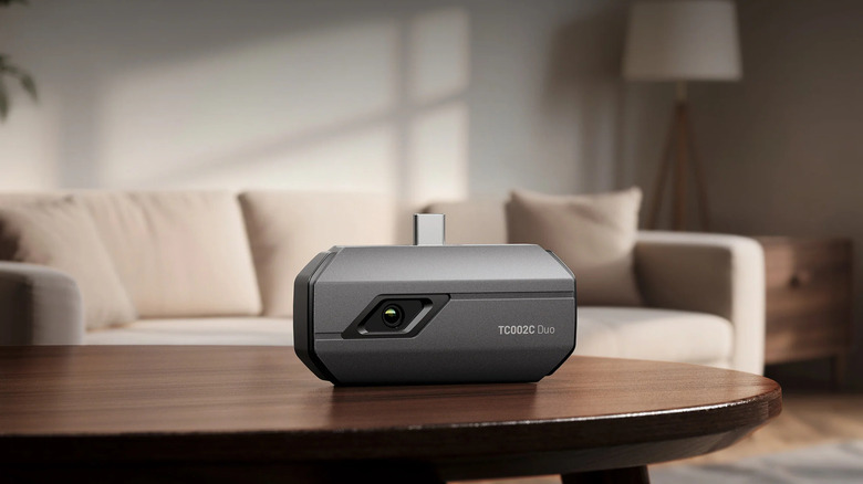 The TOPDON TC002C Duo on a table.