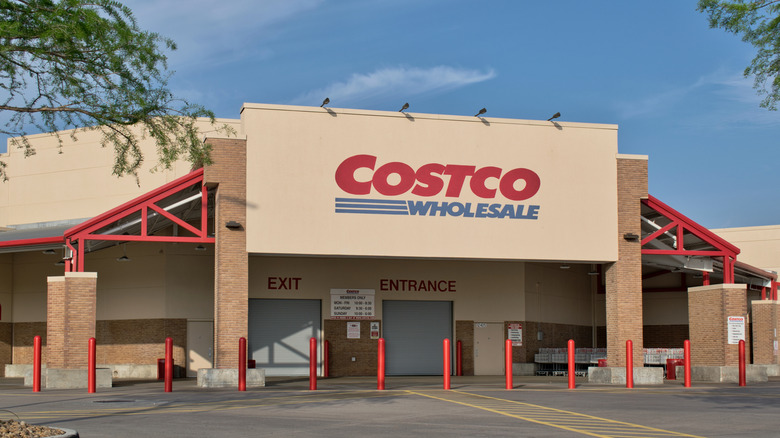 Front of Costco building