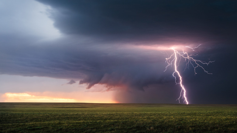 Lightning bolt hitting the ground