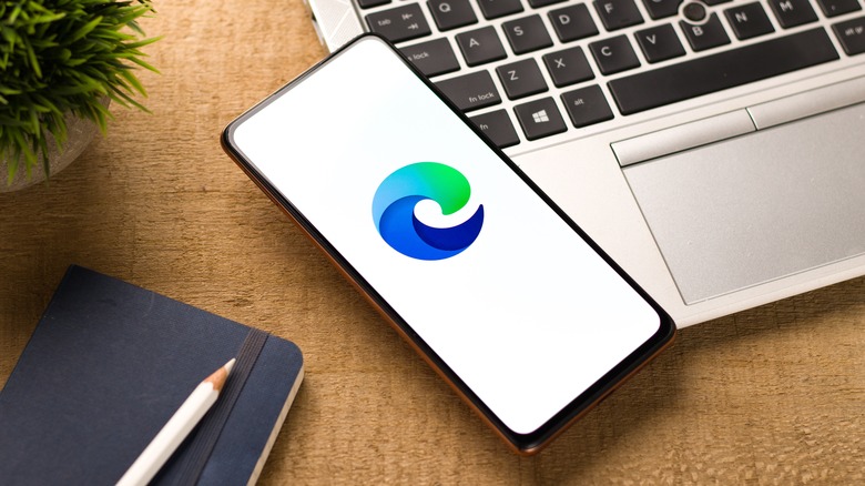 Edge Browser iPhone laptop