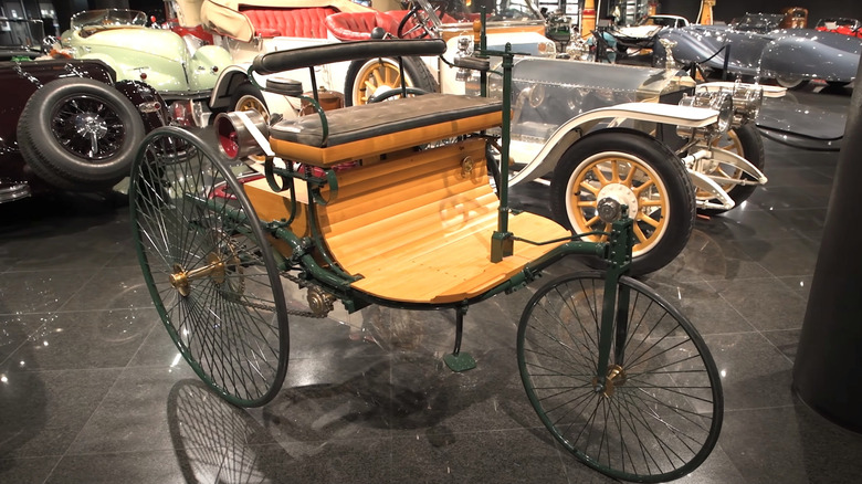 Patent Motorwagen with CVT displayed in museum