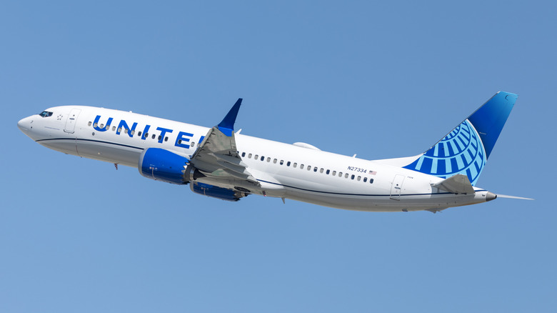 A United Airlines Boeing 737 MAX 8