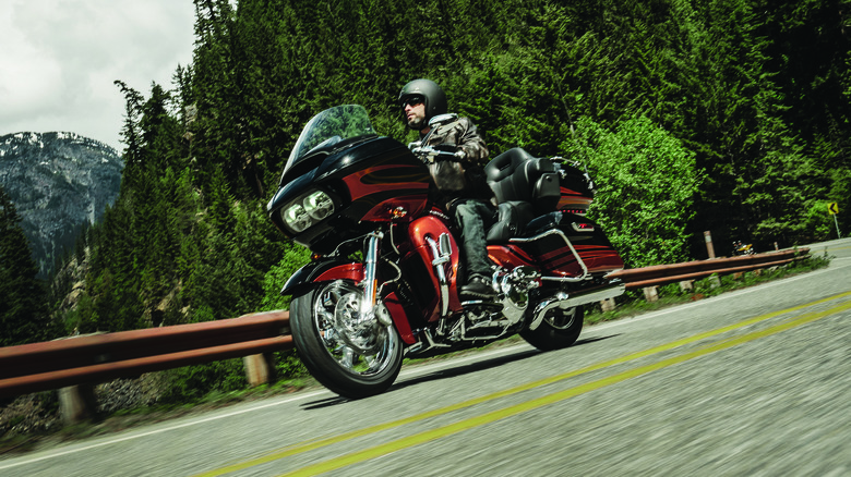 2015 Harley-Davidson CVO Road Glide