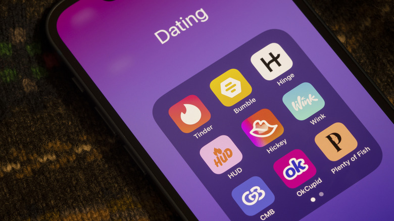 List of dating apps installed on a smartphone.