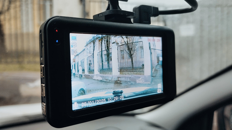 operating dash cam inside of a car