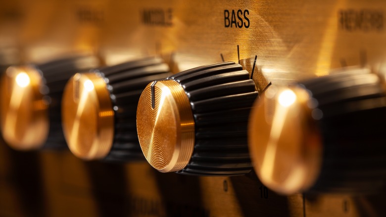 Guitar amp EQ control