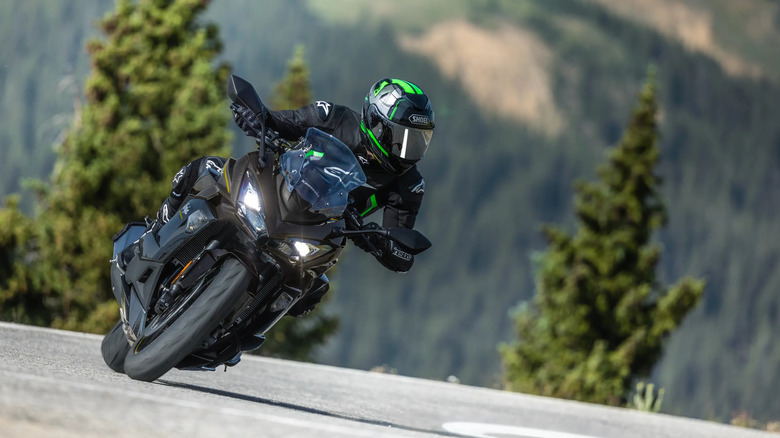 Kawasaki Ninja 1100SX being ridden in the mountains