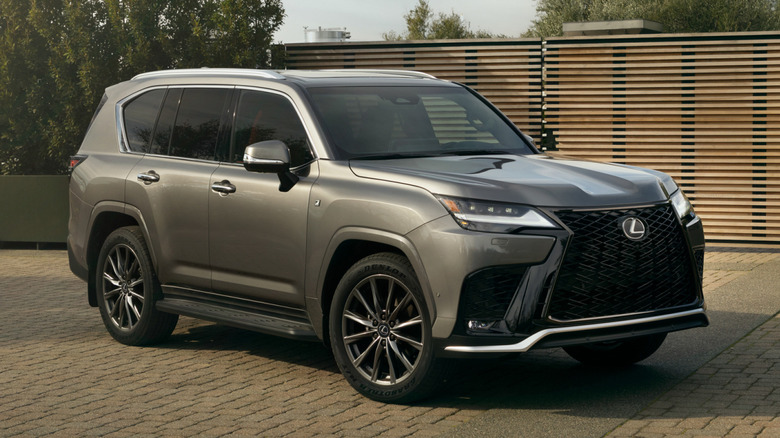 Lexus LX 700h F Sport Handling