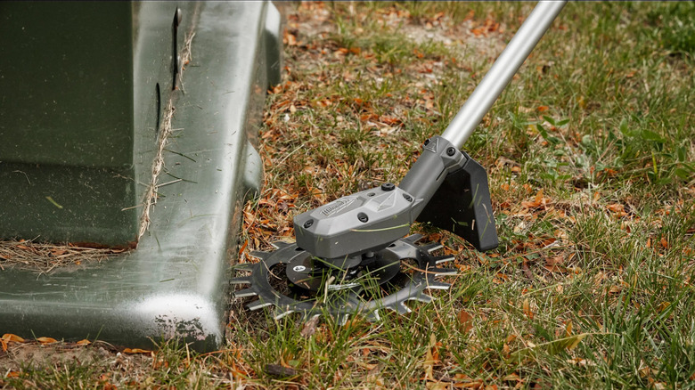 A close-up of the reciprocating blades on the Quik-Lok reciprocator.