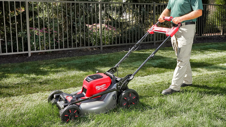 Milwaukee electric lawn mower