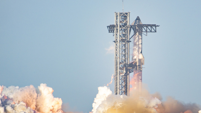 SpaceX Starship launches from Texas