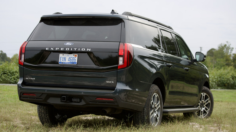 Ford Expedition rear 3/4 view