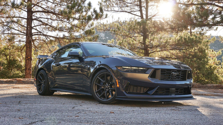 2025 Ford Mustang Dark Horse Premium Parked Front 3/4