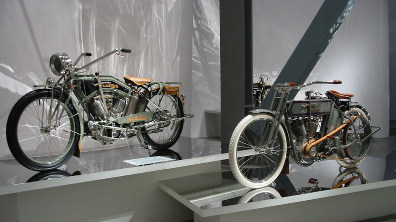 harley davidson model 7Ds on display