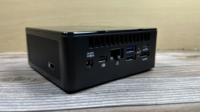Geekom mini IT8 PC