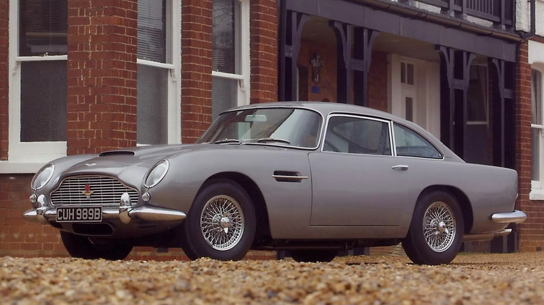 Aston Martin DB5 James Bond car