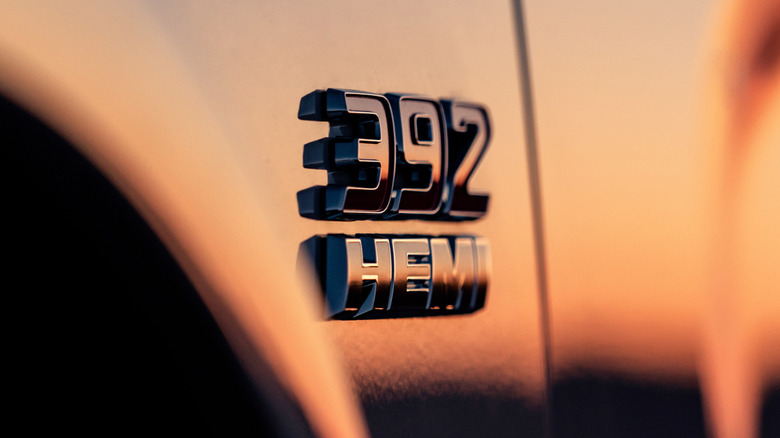 392 HEMI badge close-up