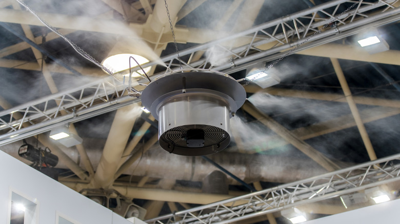 Humidification and evaporative cooling industrial system on the ceiling.