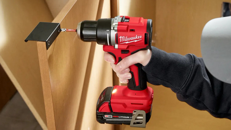 Milwaukee drill/driver fastening metal bracket