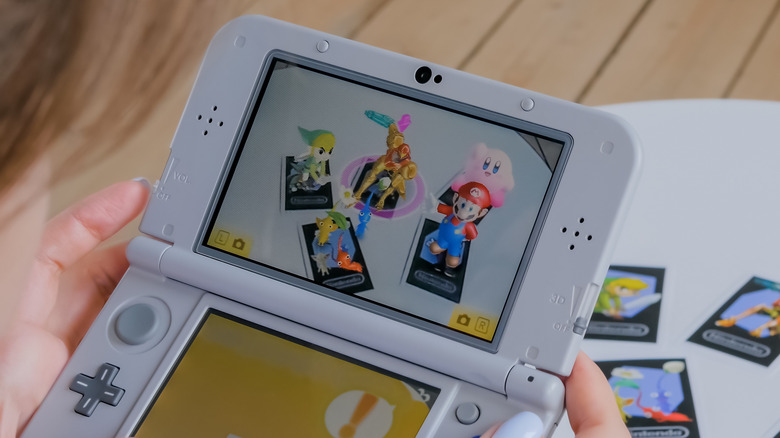 Person playing on Nintendo 3DS