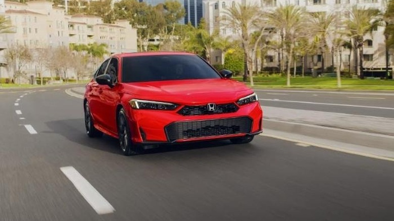 Front 3/4 shot of a 2025 Honda Civic Hybrid