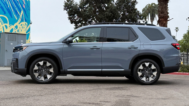 2026 Honda Pilot Elite Side Profile