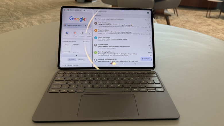 Honor MagicPad 3 on a table