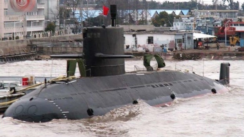 Chinese Yuan-class AIP-powered submarine docked