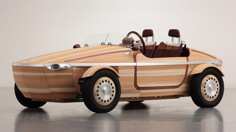 Toyota Setsuna concept car side view