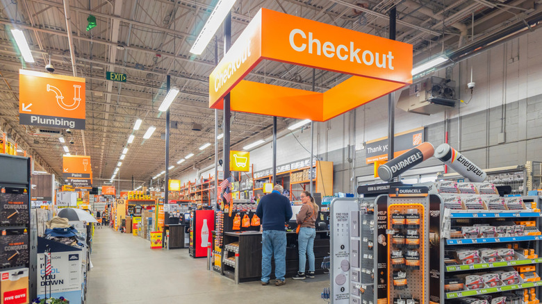 Home Depot checkout counter