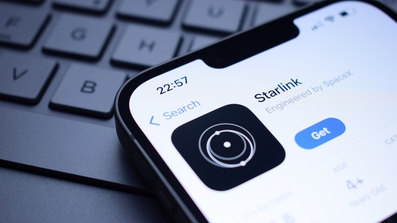 Apple iPhone showing the Starlink App Store listing
