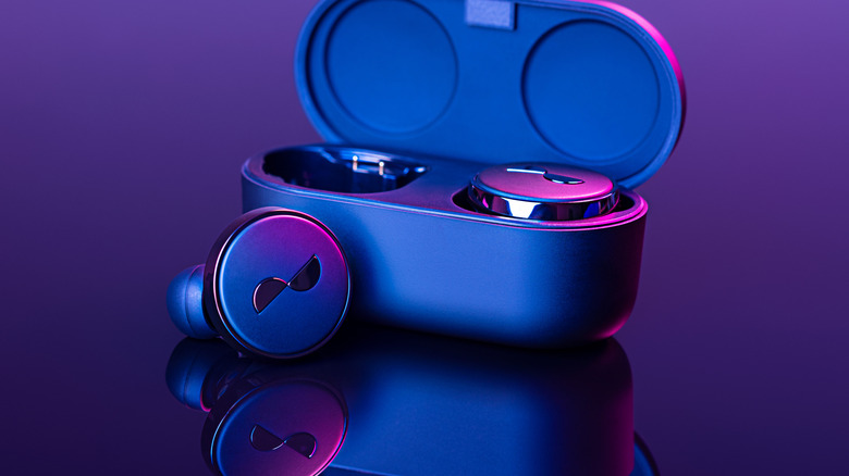 Nuratrue Pro buds in case