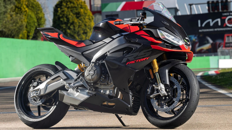 Side profile view of the Aprilia RS 660 (Factory Spec)