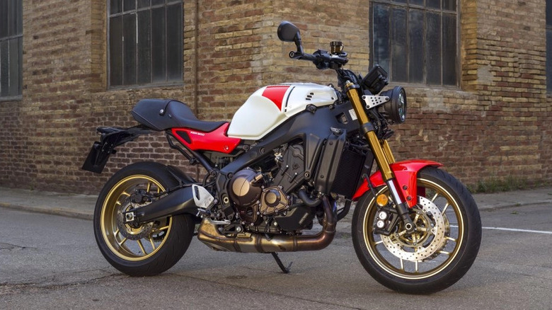 Yamaha XSR900 parked in front of a building