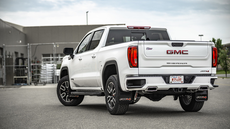 White GMC Sierra 1500