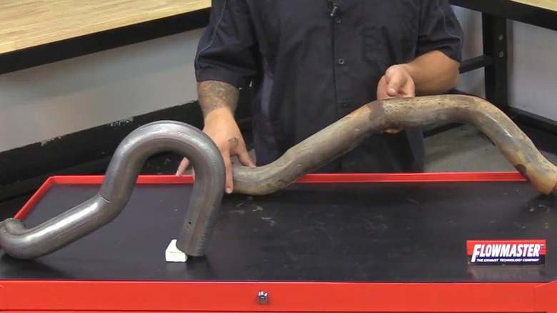 A Side-By-Side Comparison Of A Mandrel Bend Vs A Compression