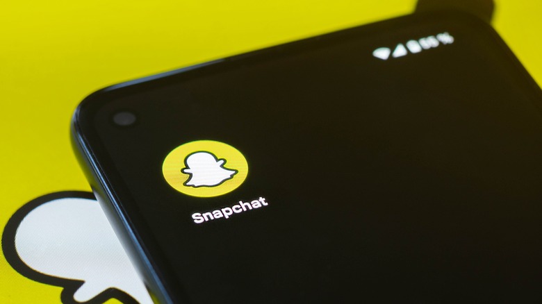 snapchat logo pixel 4a