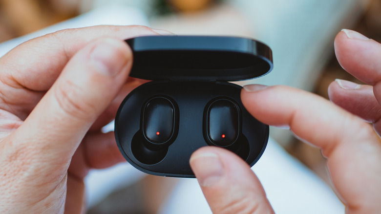 bluetooth earbuds case