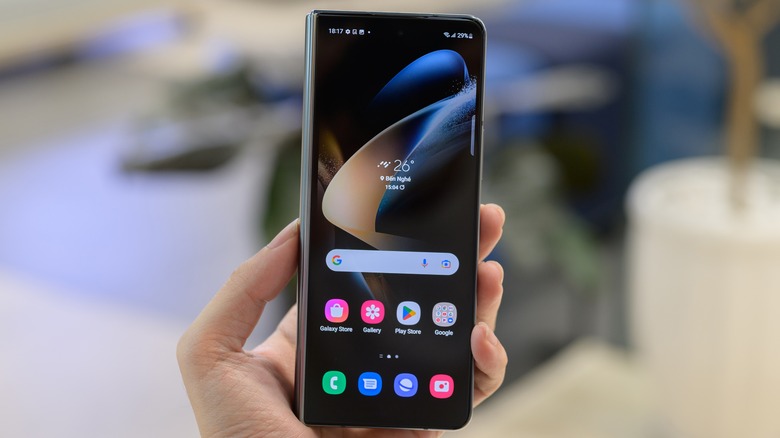 Galaxy Z Fold 4 in hand