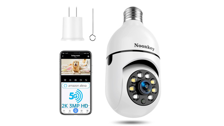 Security camera that uses an E27 light bulb fitting