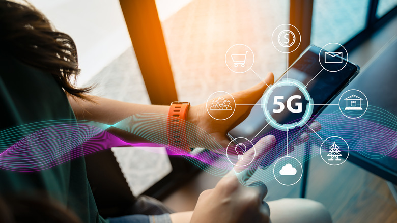 5G network smartphone illustration