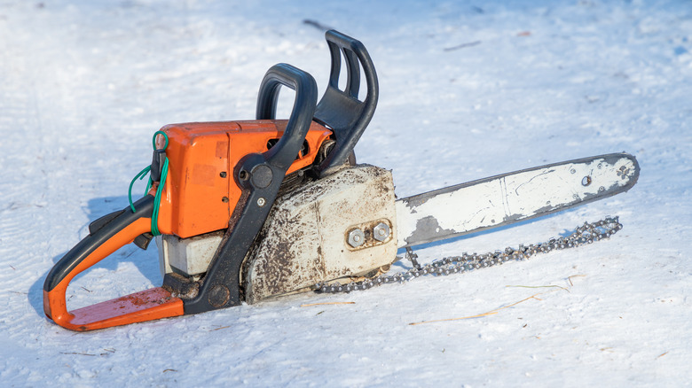 Broken chainsaw chain