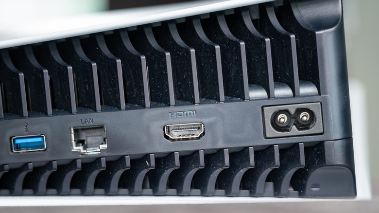 PS5 rear ports