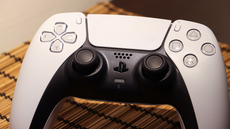 DualSense PS5 controller