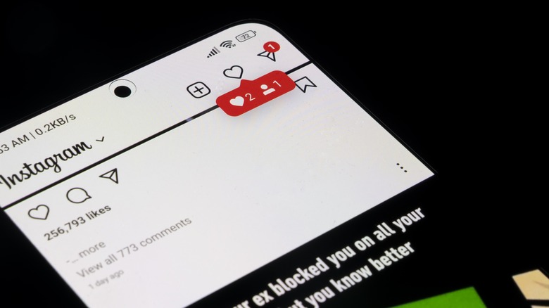 Instagram app with notifications