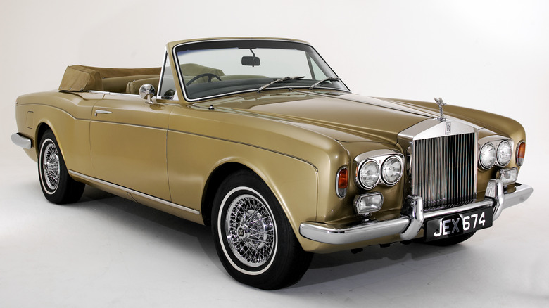 Front 3/4 view of Rolls-Royce Corniche Convertible in studio setting