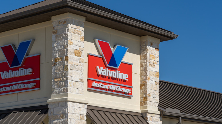Valvoline Instant Oil Change oil building