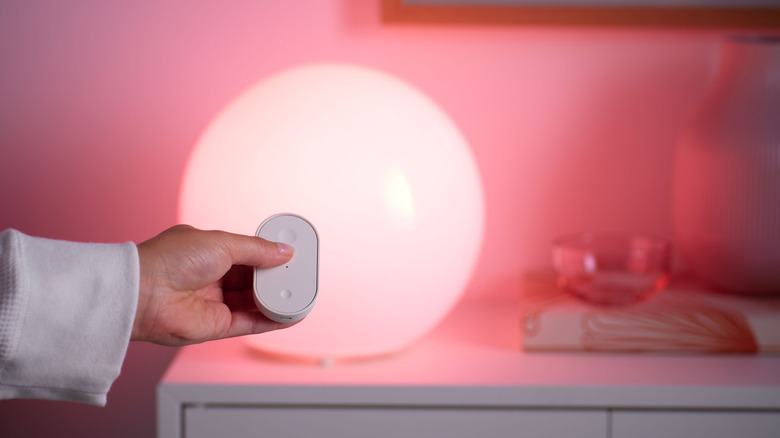 KAJPLATS smart bulb and BILRESA remote control from IKEA