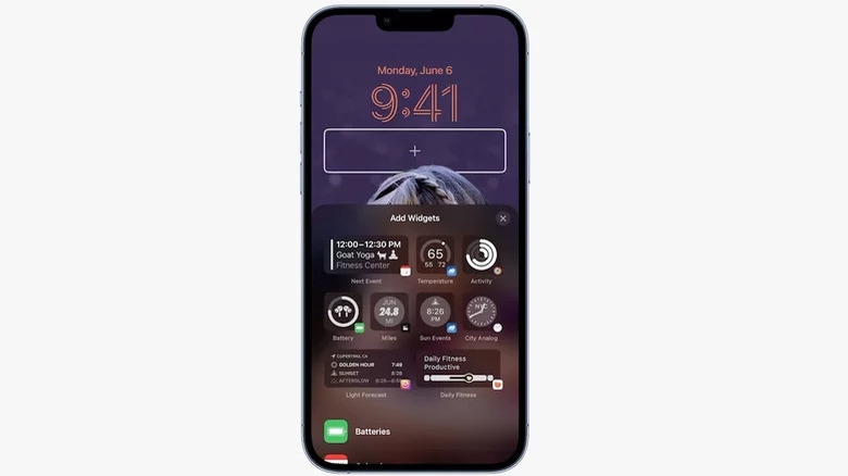 Apple iOS 16 lock screen
