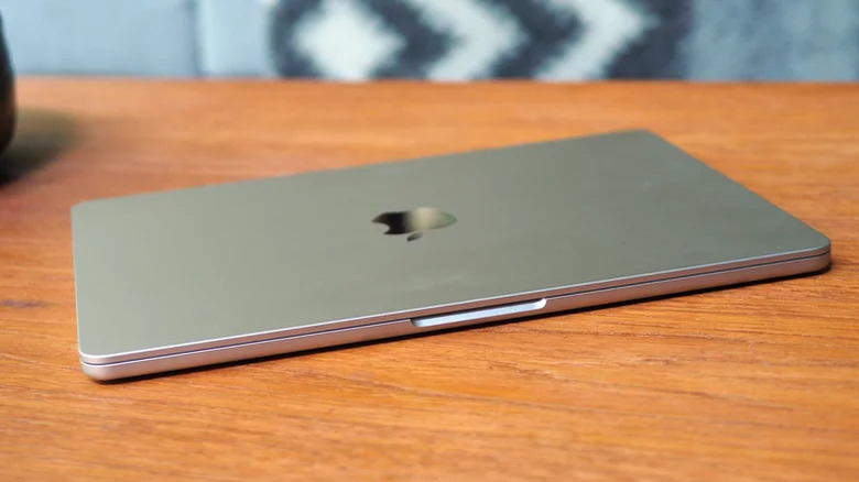 M2 MacBook